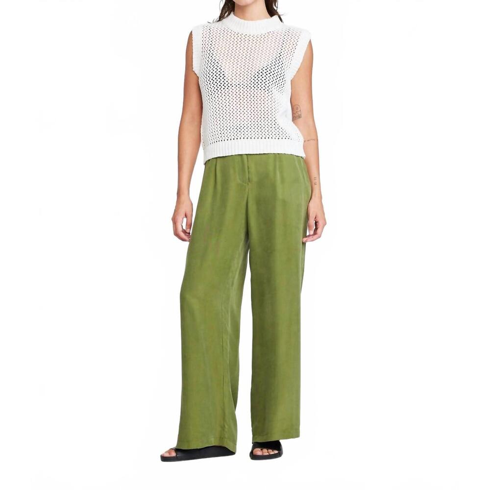 NEW SELF CONTRAST dade crop sleeveless sweater in milk